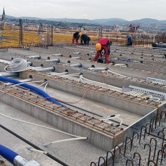 Montage Betonfertigeile mit Bauteilaktivierung