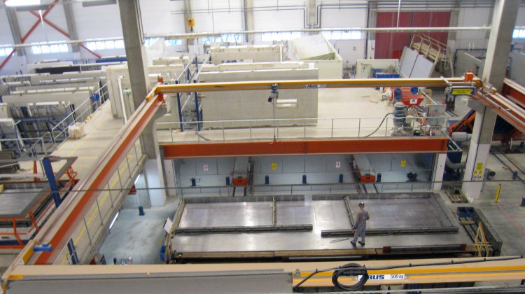 Placing shatterings in a pallet carousel system