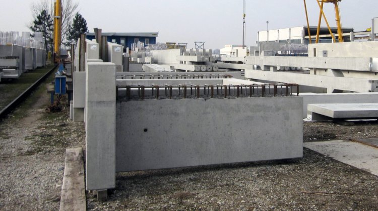 Complex special elements made with precast concrete